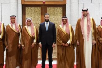 الشرع يستقبل وفدًا سعوديًا لبحث الشراكات الاقتصادية في مرحلة إعادة الإعمار