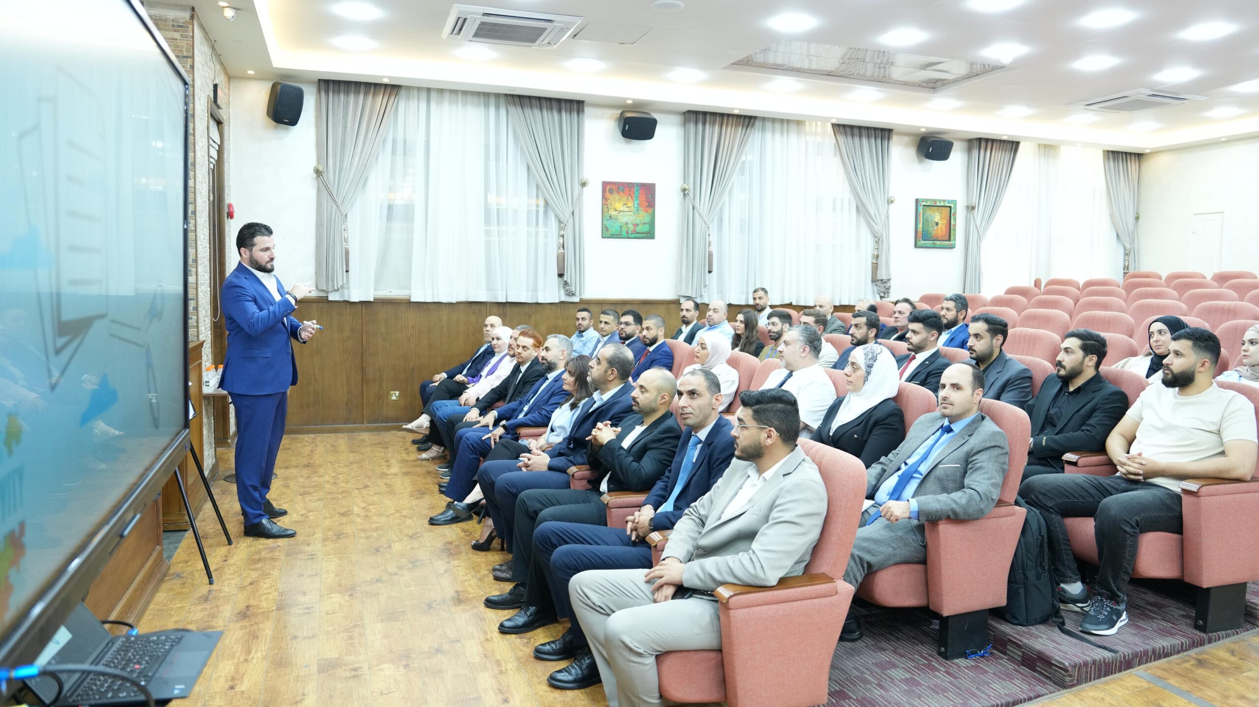 محاضرة لخبير الذكاء الصناعي AI الدكتور شاهين في اتحاد شركات التأمين