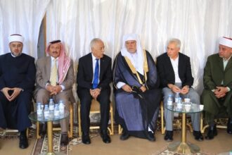مندوبا عن الملك وولي العهد.. العيسوي يعزي عشيرة الفقير