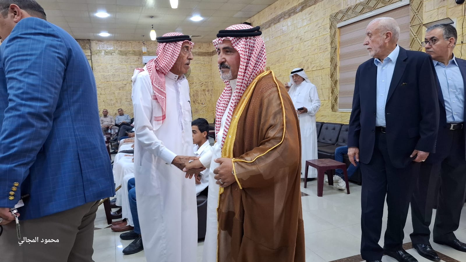 الخليفات يرأس لقاء وطني موسع بالكرك ويشيد بمواقف جلالة الملك تجاه القضية الفلسطينية .. فيديو وصور