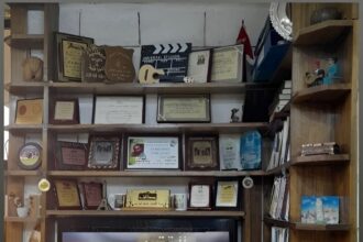 أعداءُ النجاحِ.. رحلةٌ بدأت منذ أربعينَ عامًا