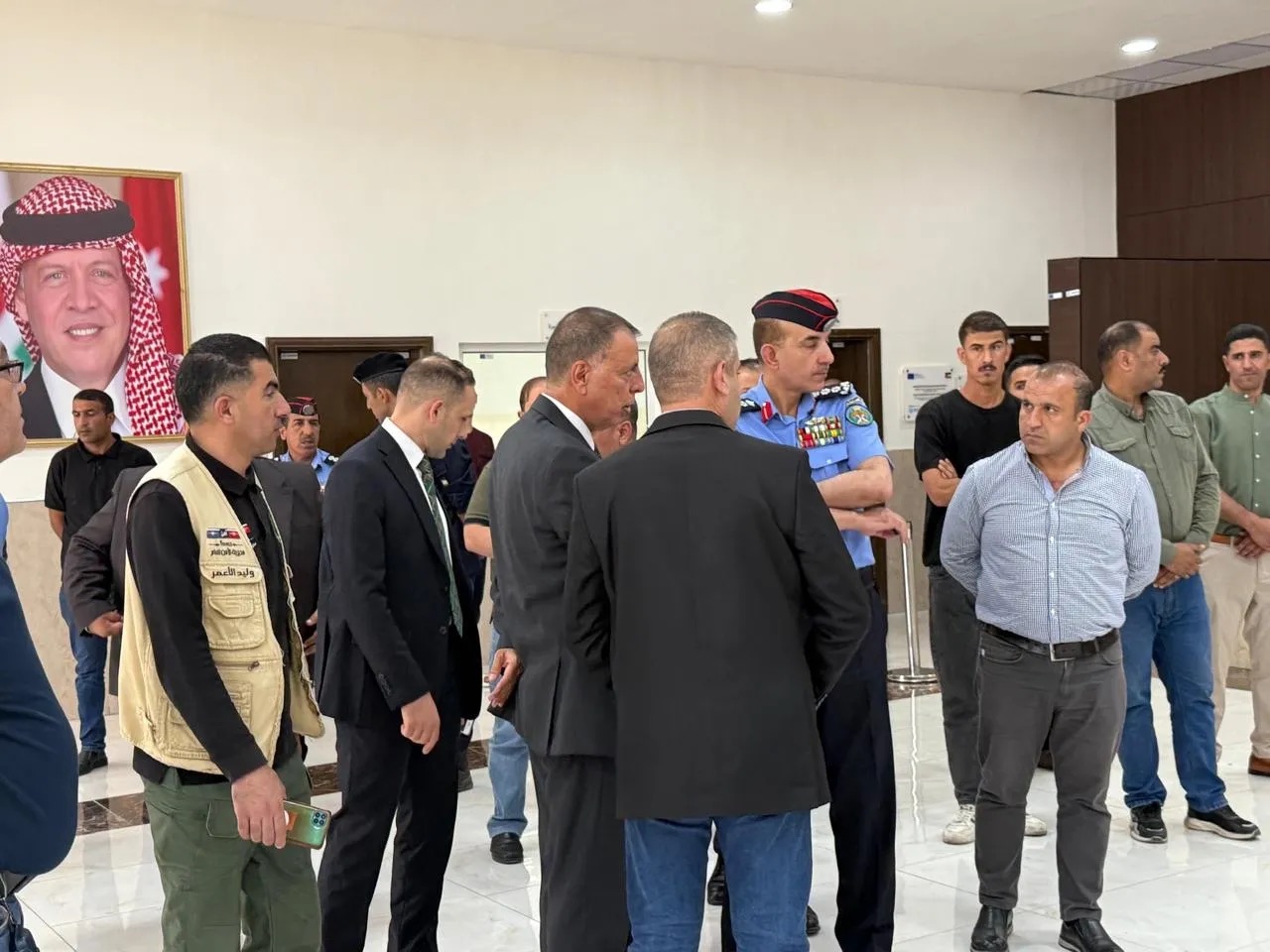 وزير الداخلية يُشدد على أهمية تقليل وقت انتظار المسافرين في مركز حدود جابر