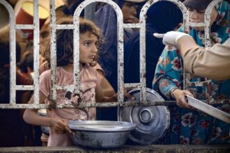 الأونروا تحذّر من كارثة إنسانية وارتفاع حاد بسوء التغذية في غزة