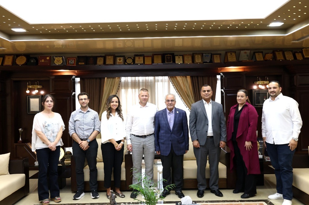 صورة حول : وفد من جامعة ويست السويدية يزور عمان الأهلية لتعزيز التعاون الأكاديمي ضمن برنامج إيراسموس+ وفد من جامعة ويست السويدية يزور عمان الأهلية لتعزيز التعاون الأكاديمي ضمن برنامج إيراسموس+