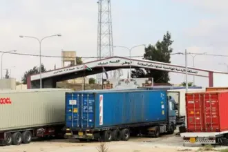 1500 شاحنة تعبر "جابر" يوميًا وسط نشاط تجاري متزايد
