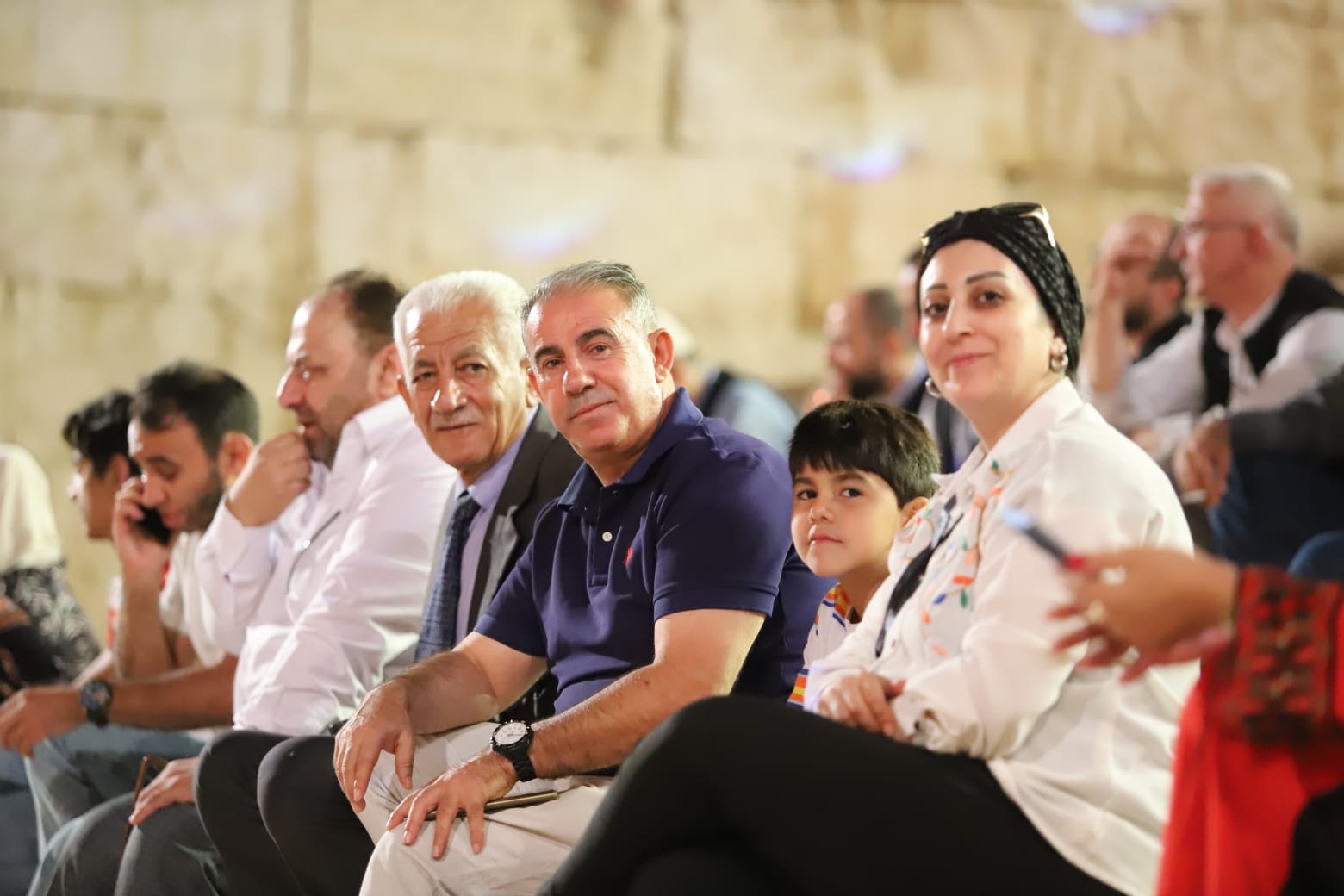 أمسية شعرية في مسرح آرتيمس تتغنّى بالقدس وتنتصر لغزة