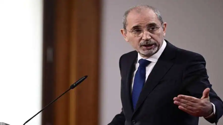 الصفدي وشاهين يبحثان وقف العدوان على غزة وتعزيز التنسيق الثنائي