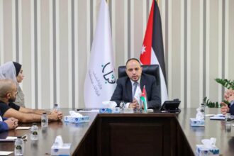 وزير الشباب يلتقي شباباً مبتكرين قدموا حلولاً لقضايا وطنية