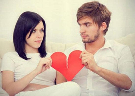 لماذا نعود أحيانًا إلى من كسر قلوبنا؟