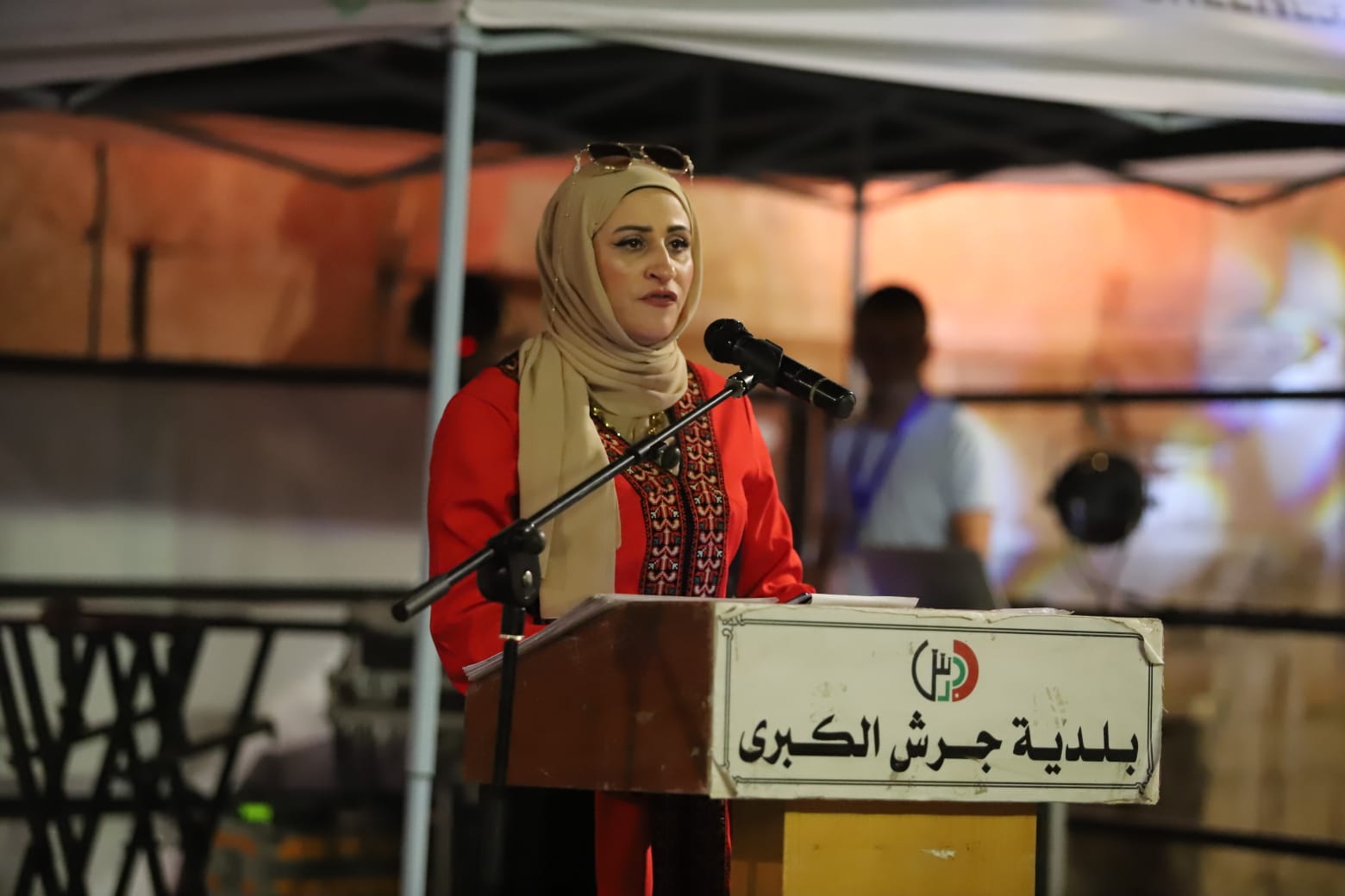 أمسية شعرية في مسرح آرتيمس تتغنّى بالقدس وتنتصر لغزة