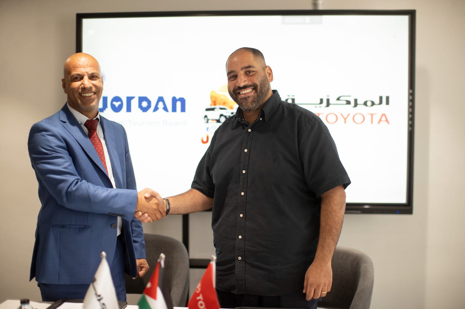 المركزية تويوتا تدعم عبد السلام العجارمة في رحلته نحو المونديال على متن تويوتا لاند كروزر برادو