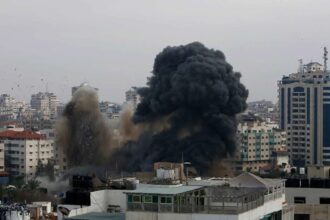 استشهاد 18 فلسطينياً في غارات إسرائيلية جديدة على غزة