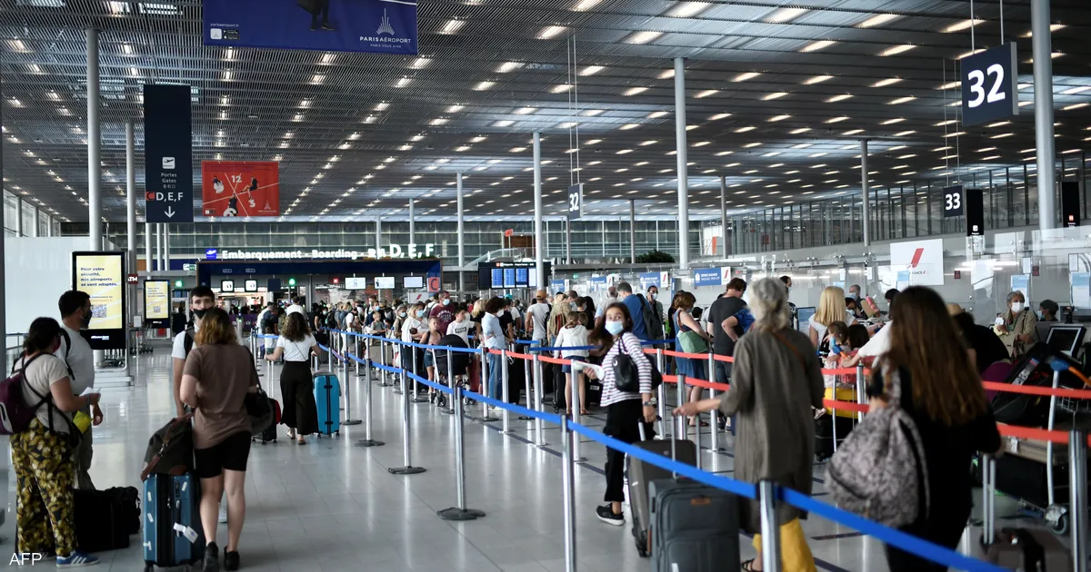 إضراب يلغي 1500 رحلة ويعطل سفر الركاب في فرنسا