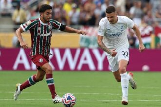 كوليبالي يندد بالتحكيم ويؤكد استحقاق الهلال أفضل نتيجة