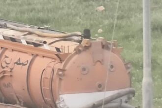 بالفيديو صهريج نضح بلا لوحات يفرغ حمولته في وضح النهار بشفا بدران!