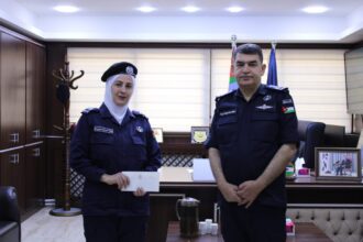 مدير الأمن العام يوعز بتكريم الوكيل عُلا حمادة موسى لتفانيها في أداء الواجب خلال امتحانات الثانوية العامة