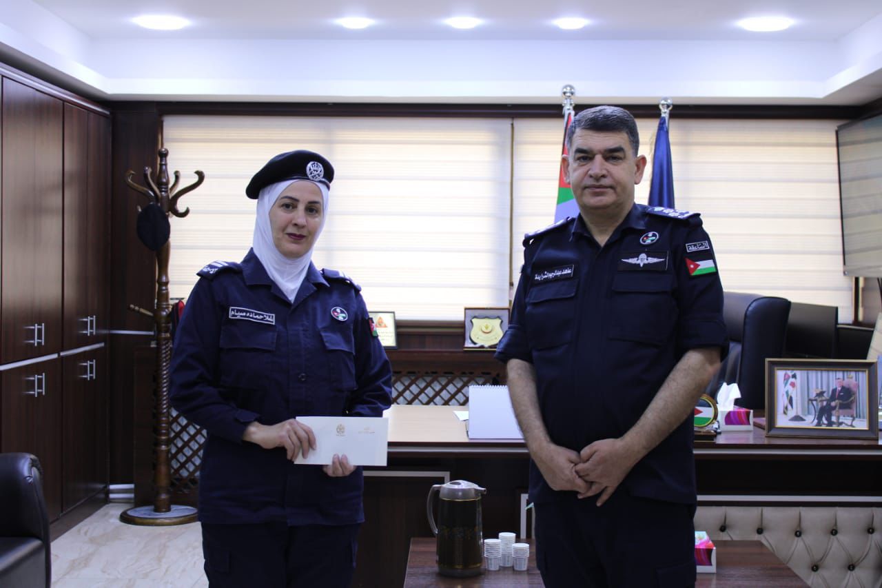 مدير الأمن العام يوعز بتكريم الوكيل عُلا حمادة موسى لتفانيها في أداء الواجب خلال امتحانات الثانوية العامة