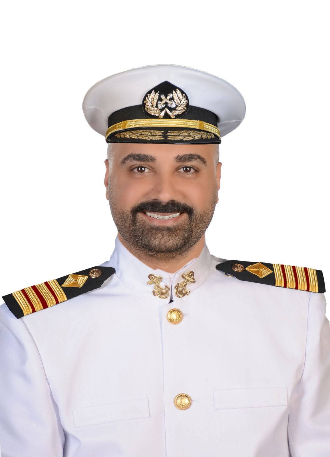 كامل الخلايفة يحصل على أعلى شهادة بحرية ويُتوج بلقب "كبير مهندسين أعالي البحار"