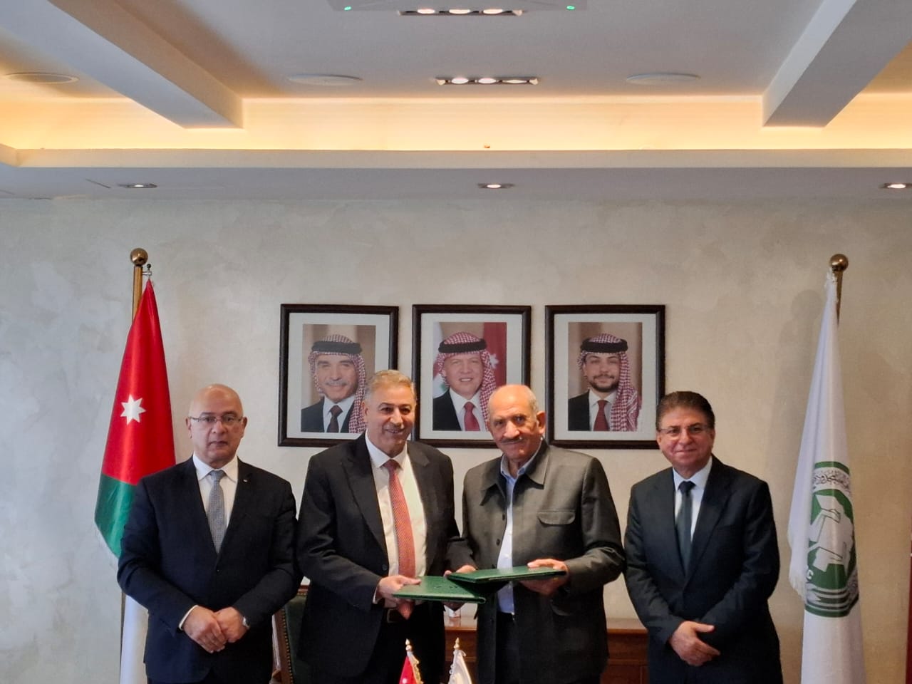 "البوتاس العربية" و"الفوسفات الأردنية" توقعان اتفاقية لإنشاء مجمع صناعي متكامل لإنتاج حامض الفوسفوريك والأسمدة المتخصصة