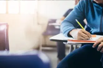 بالفيديو طلبة التوجيهي يعبرون عن ارتياحهم بعد امتحان الحاسوب