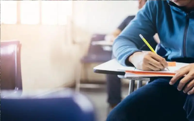 بالفيديو طلبة التوجيهي يعبرون عن ارتياحهم بعد امتحان الحاسوب