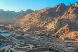 مصر تعيد فتح وديان تاريخية في سيناء للسياحة بعد توقف عقد من الزمن