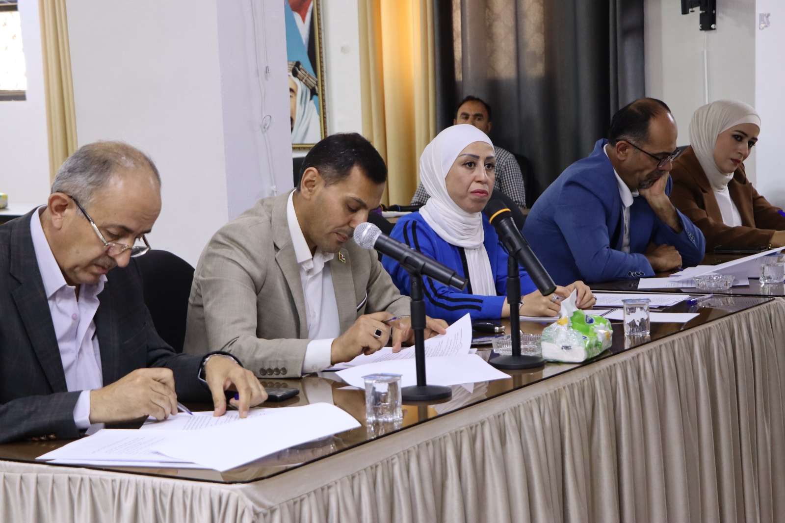 مجلس محافظة الكرك تستكمل قسم باقي الأعضاء و تعقد جلسة  لتشكيل اللجان الدائمة