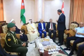 مندوبا عن الملك وولي العهد.. العيسوي عشائر آل عباسي