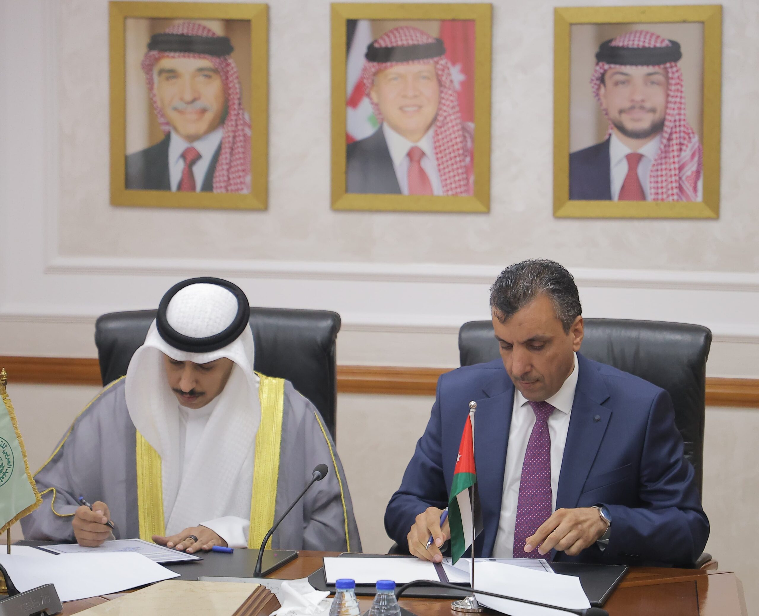 عاجل | الصفدي يلتقي بمدير المعهد العربي للتخطيط