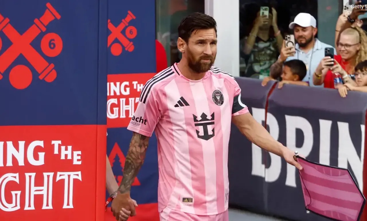 ميسي يقرر تمديد عقده مع إنتر ميامي استعداداً لكأس العالم 2026