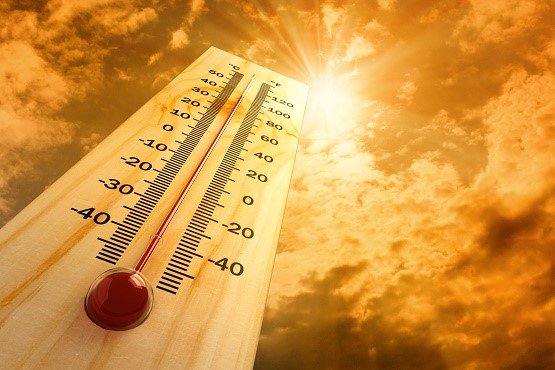 ارتفاع الحرارة في المملكة بسبب كتلة هوائية حارة وجافة