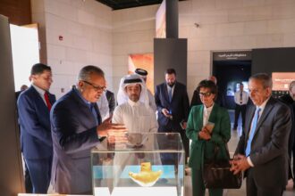 رئيس قطر للسياحة سعد بن علي الخرجي يشيد بمتحف الأردن وبمستواه المتقدم وتنوع معروضاته