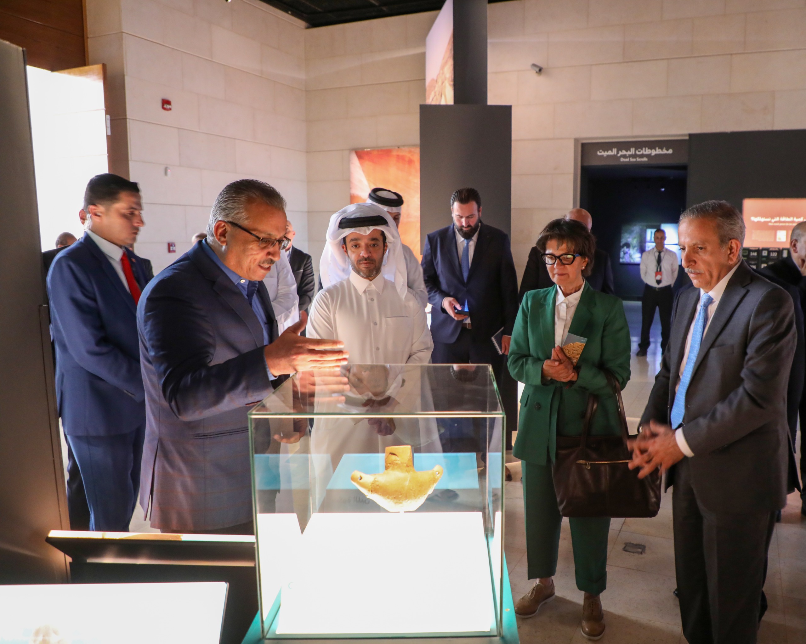 رئيس قطر للسياحة سعد بن علي الخرجي يشيد بمتحف الأردن وبمستواه المتقدم وتنوع معروضاته