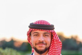 عاجل | ولي العهد يشيد بجهود الدفاع المدني: "الله يقويكم ويردكم سالمين"