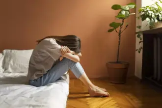 تخلص من الاكتئاب مع اكتشاف طبيعي يعزز المزاج والصحة النفسية