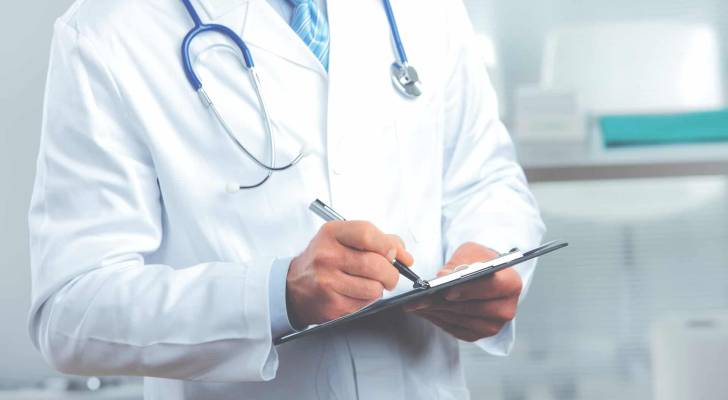 الأردن يخصص 640 مقعدًا للطب ويخفض مقاعد طب الأسنان