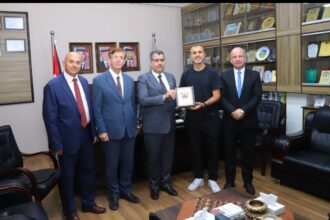 جامعة البترا تكرّم المدرب الوطني أحمد هايل قبيل توجهه إلى الكويت