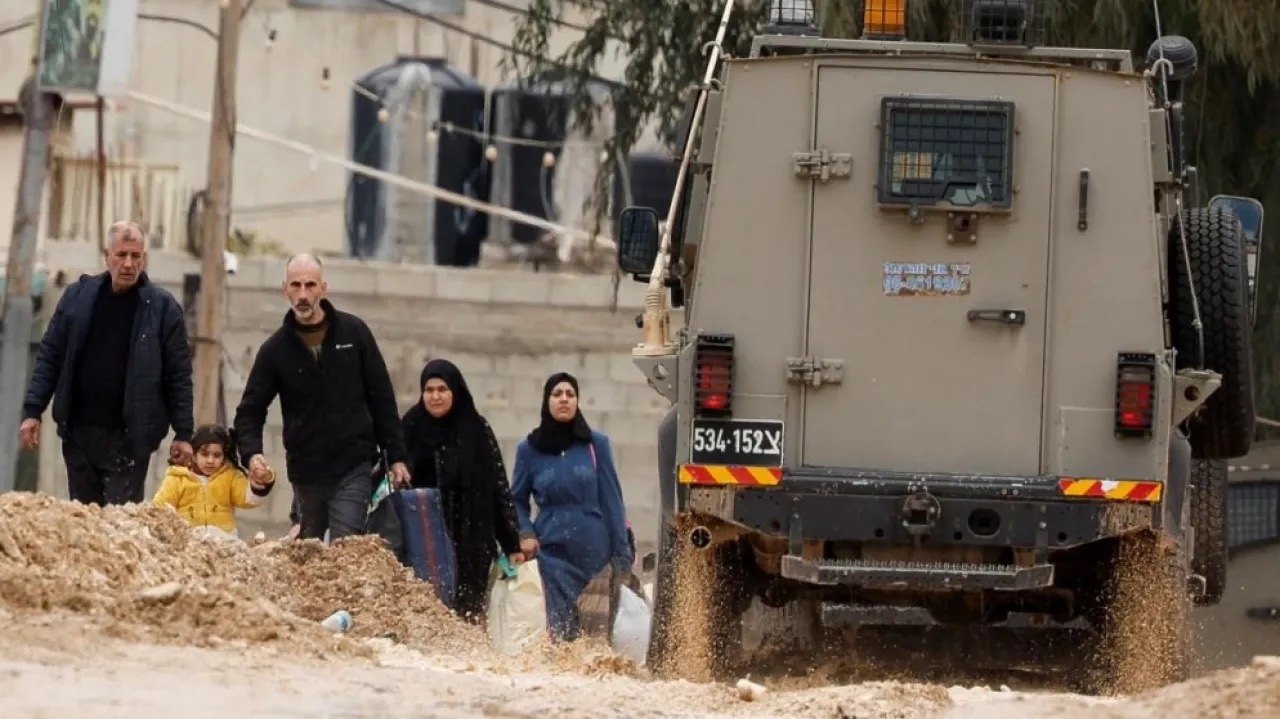 الاحتلال يواصل اقتحاماته في الضفة ويعتقل فلسطينيين