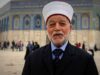 الاحتلال يعتقل مفتي القدس داخل ساحات الأقصى