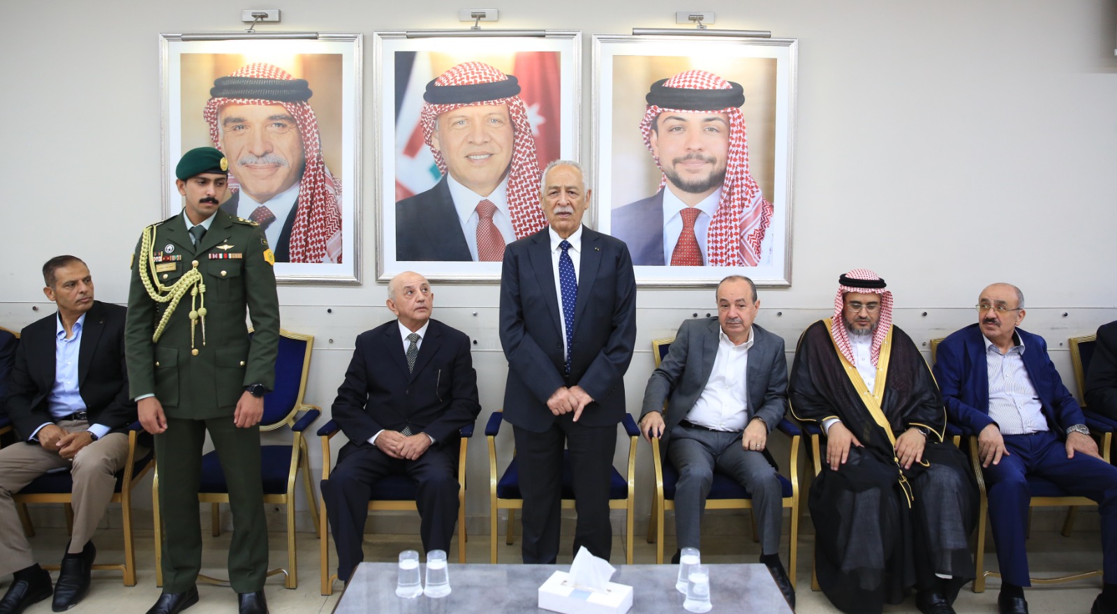 مندوباً عن الملك وولي العهد.. العيسوي يعزي الزبن/ بني صخر والسنكري والعزام