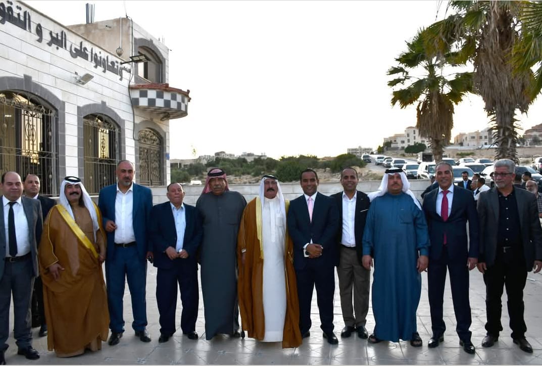 المختار محمد عطا الفاعوري يبارك لعشيرة الحميمات عقد قران النقيب سليم