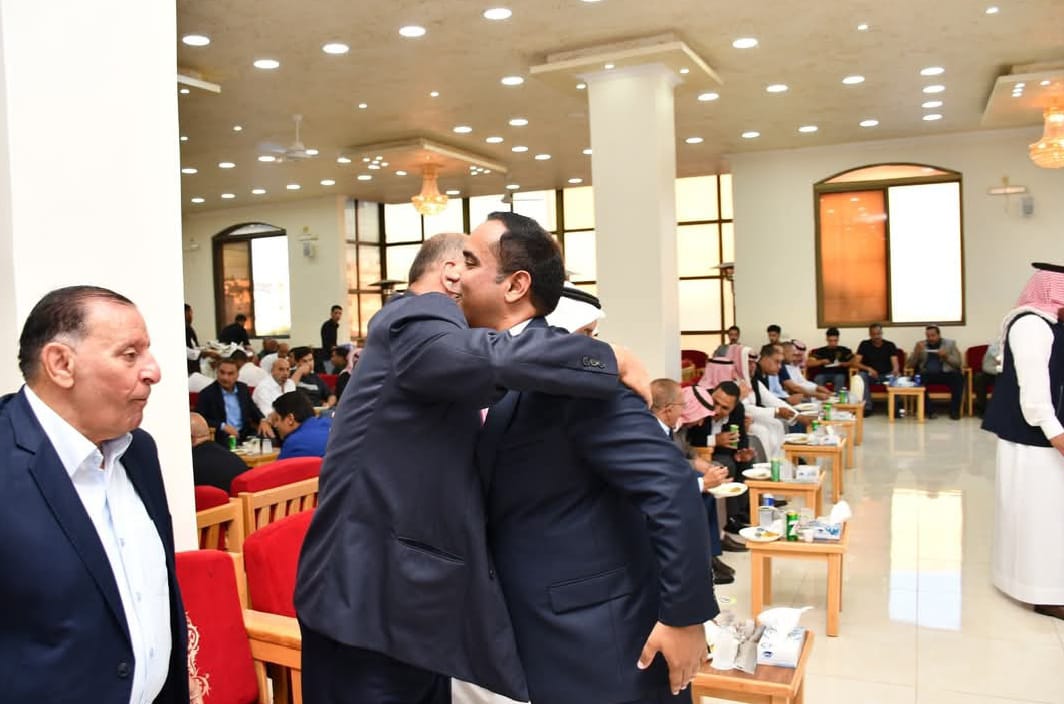 المختار محمد عطا الفاعوري يبارك لعشيرة الحميمات عقد قران النقيب سليم
