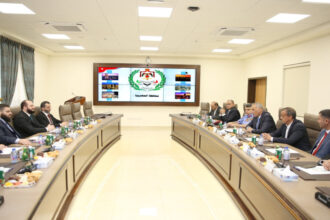 وفد سوري رسمي يزور محافظة العاصمة لتعزيز التعاون وتبادل الخبرات التنموية
