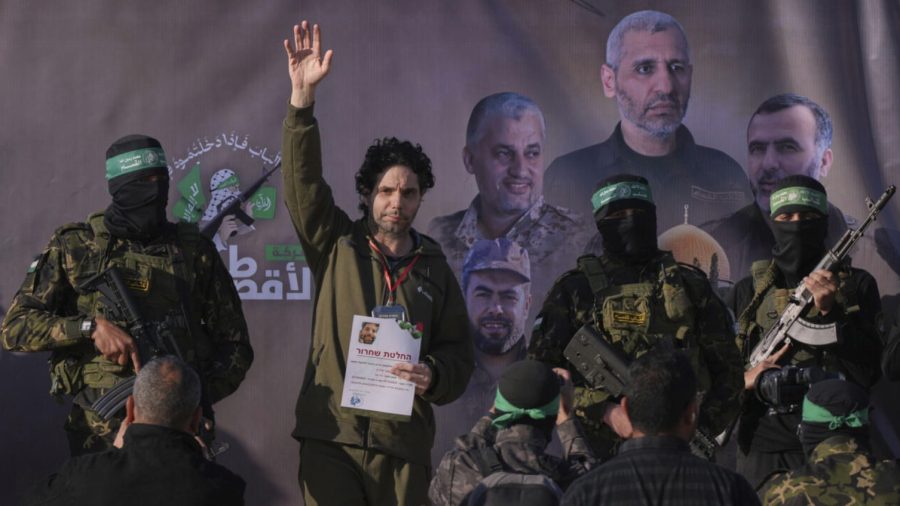 صفقة محتملة لتبادل أسرى بين حماس وإسرائيل تشمل وقفًا لإطلاق النار
