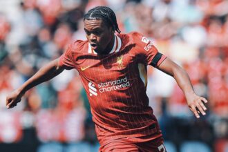 ريو نغوموها ينال اعجاب محمد صلاح و فان دايك