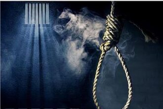 إعدام شاب قتل جده لشراء هاتف محمول