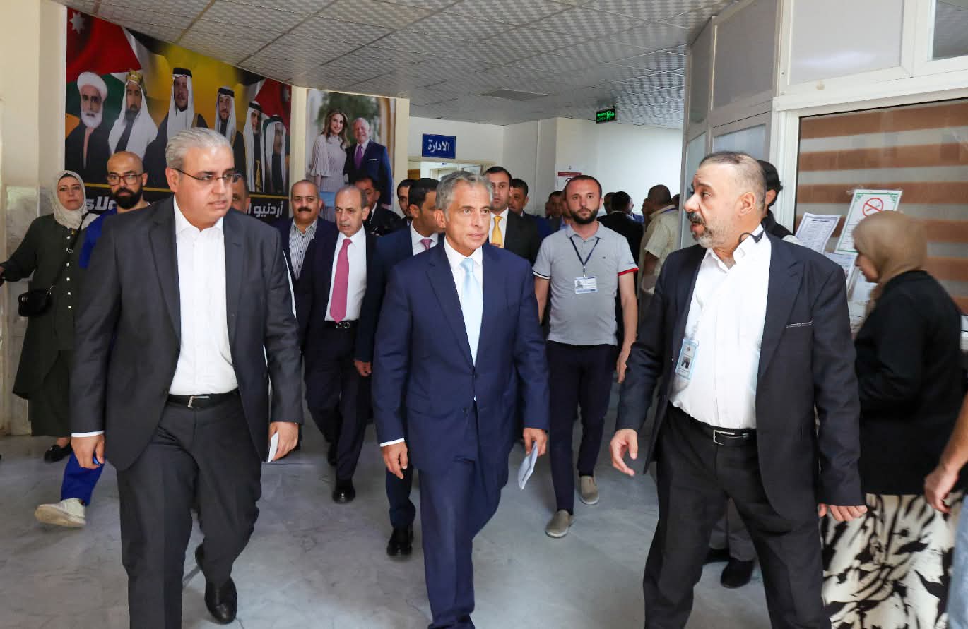 عاجل | جعفر حسان يوجّه بإنشاء مبنى جديد للعيادات وتعزيز خدمات مستشفى اليرموك
