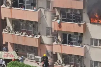 حريق هائل يدفع أطفالاً للقفز من النوافذ هرباً من النيران في بغداد