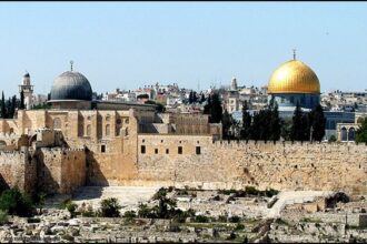 الاحتلال يتخذ قرارا ً بحق المفتي العام للقدس والديار الفلسطينية