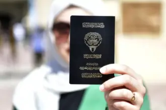 الكويت تسحب الجنسية من 363 شخصاً بينهم شخصيات فنية